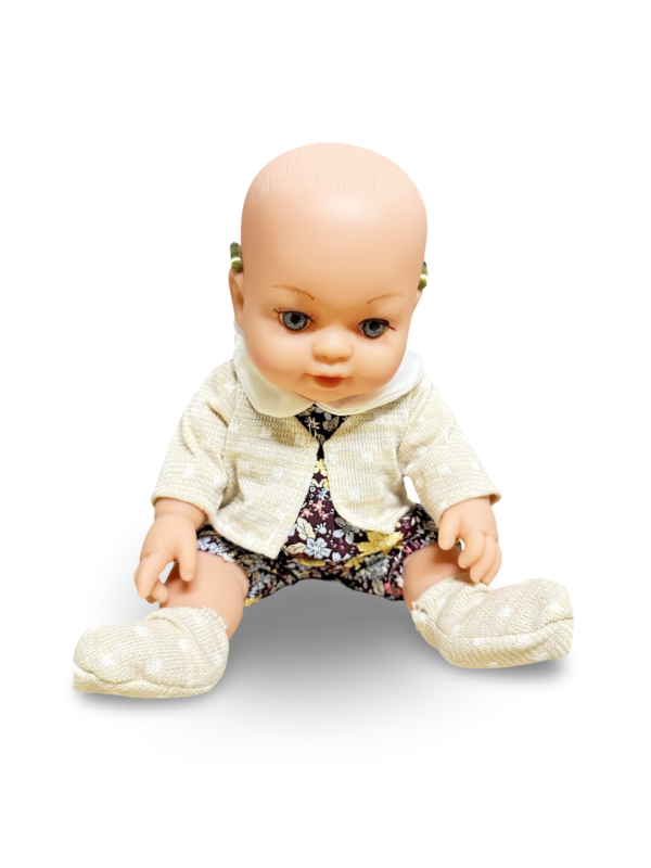 Puppe Toni mit pers. Hörhilfen