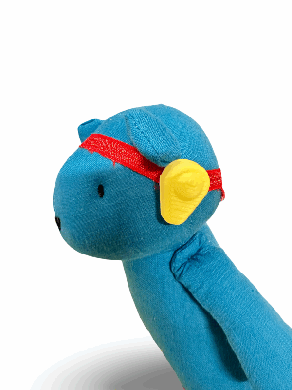 Teddybär Nino mit pers. Hörhilfen – Bild 2